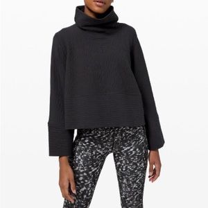 Lululemon Retreat Yourself Pull Over size M/L